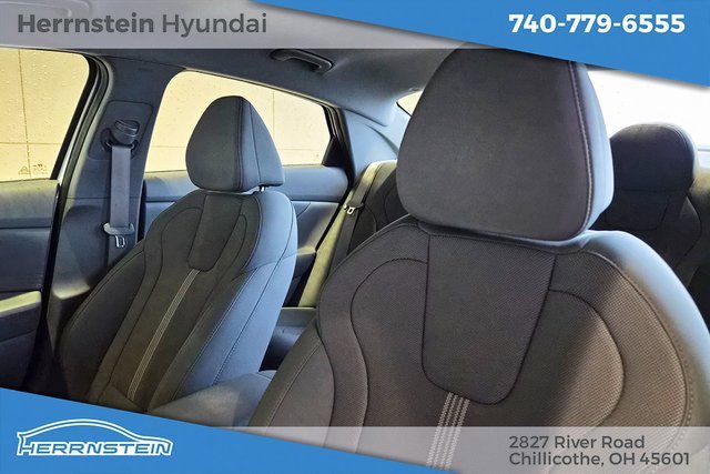 Used 2024 Hyundai Elantra SE image 22