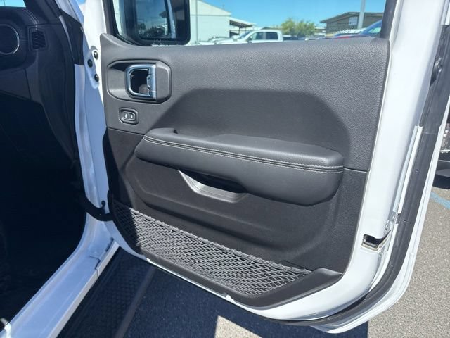 Used 2023 Jeep Wrangler Unlimited Sahara w/ Cold Weather Group AWD/4WD image 8