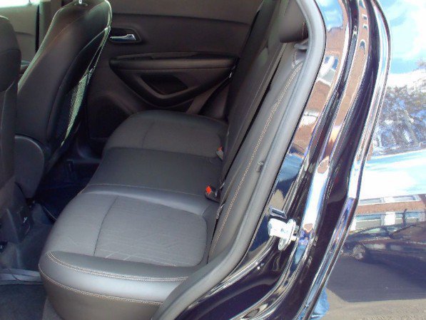 Used 2021 Chevrolet Trax LT w/ LT Convenience Package AWD/4WD image 13