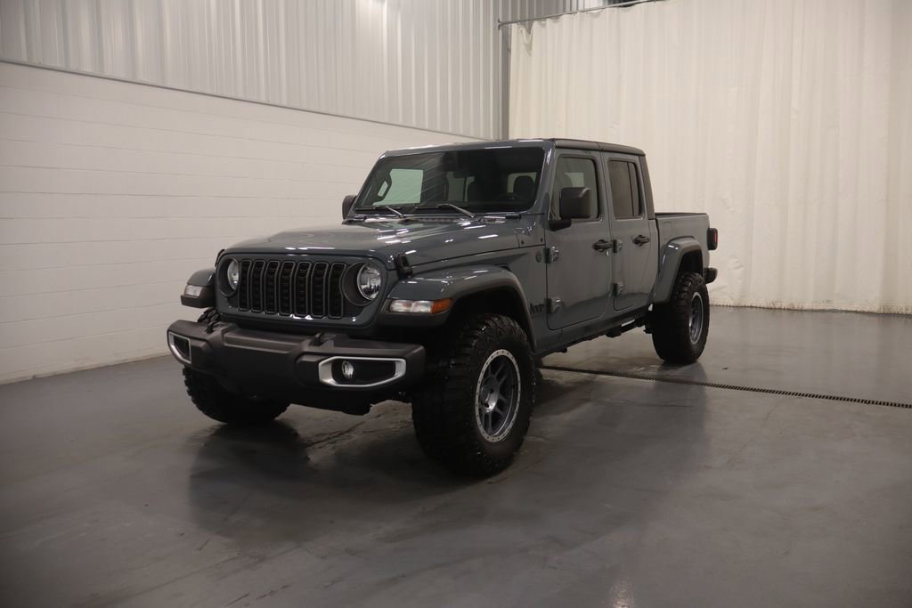 New 2025 Jeep Gladiator Sport image 5