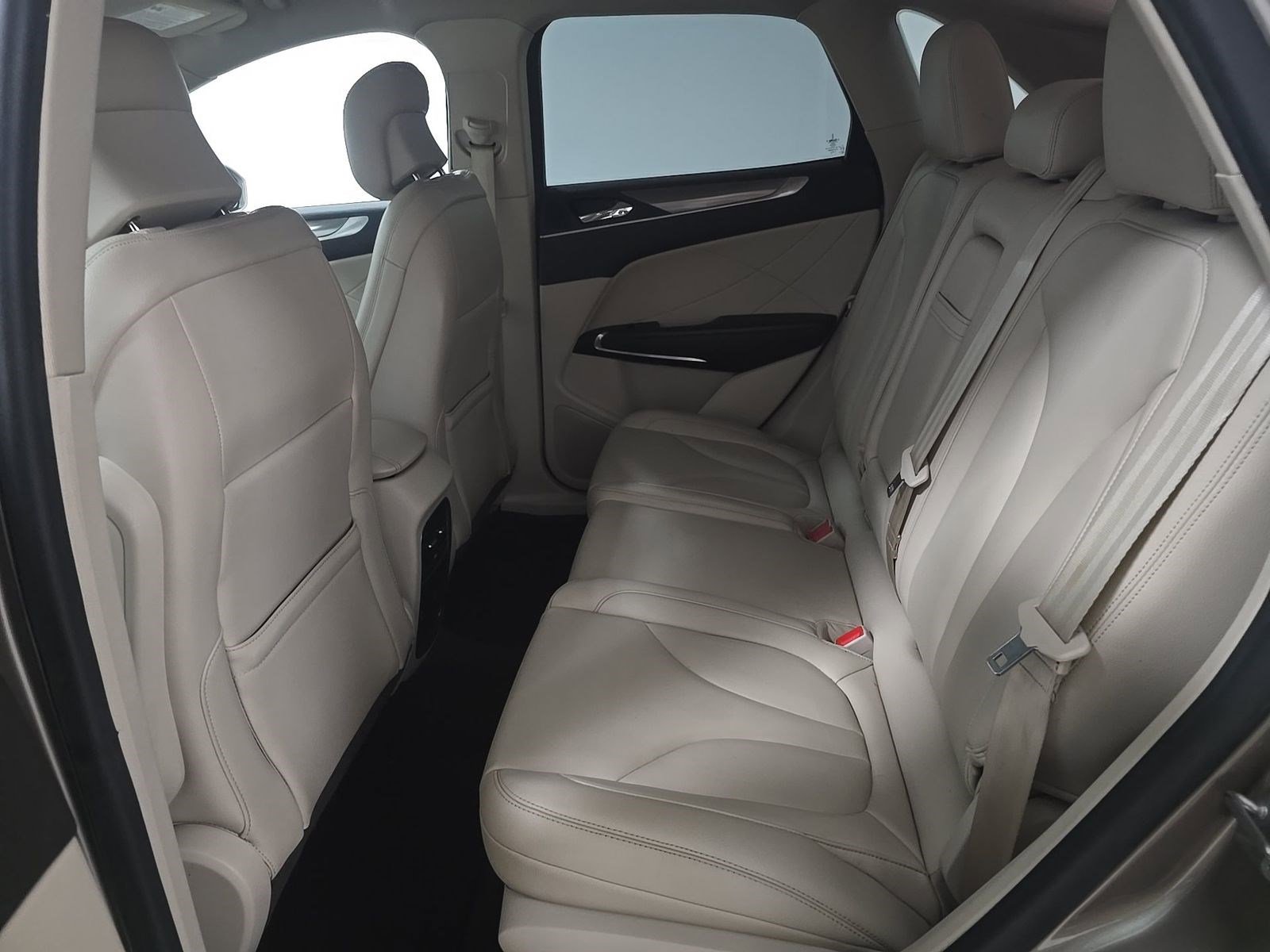 Used 2019 Lincoln MKC Premiere FWD image 17