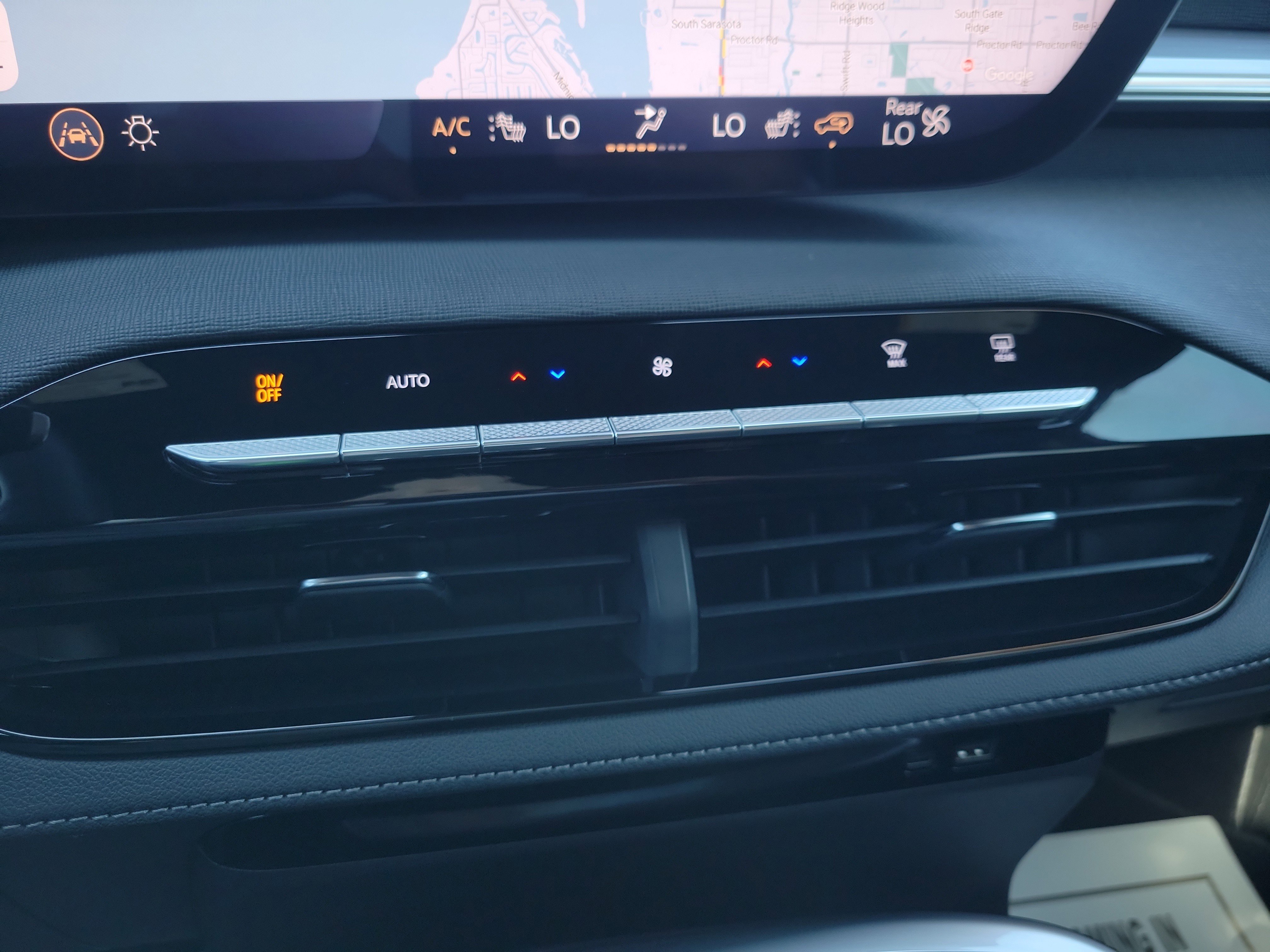 Used 2025 Buick Enclave Preferred image 28