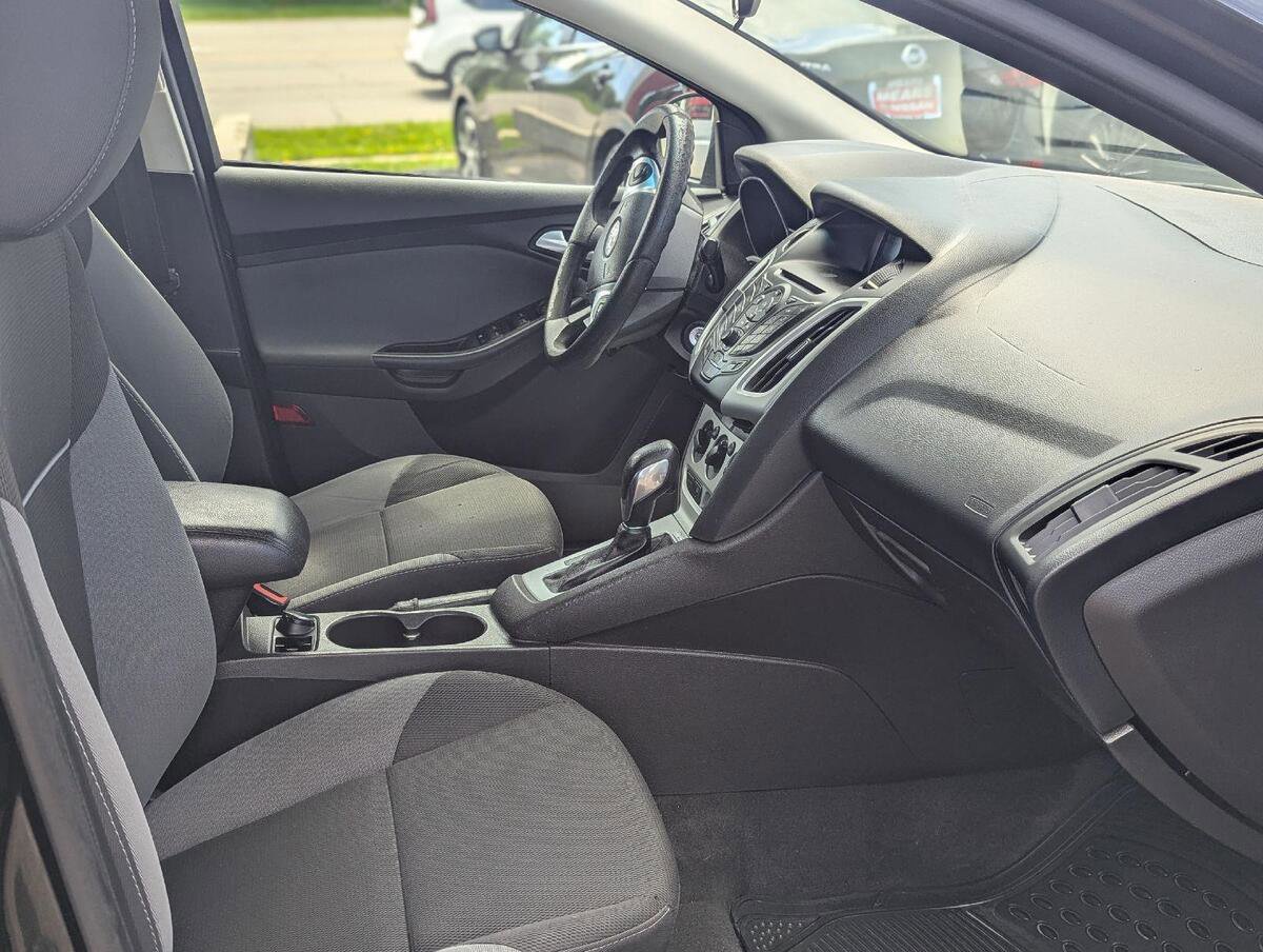 Used 2013 Ford Focus SE FWD image 10