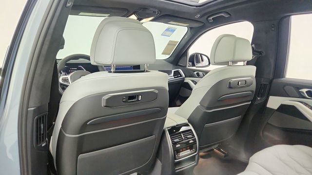 Used 2026 BMW X7 xDrive40i image 36