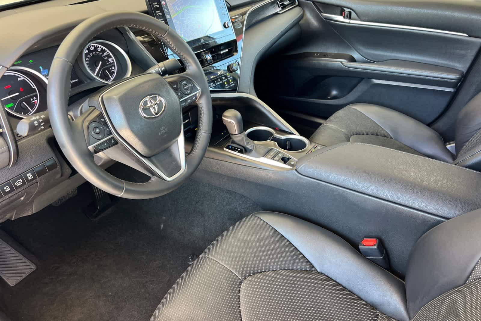 Used 2023 Toyota Camry XLE w/ Navigation Package FWD image 11