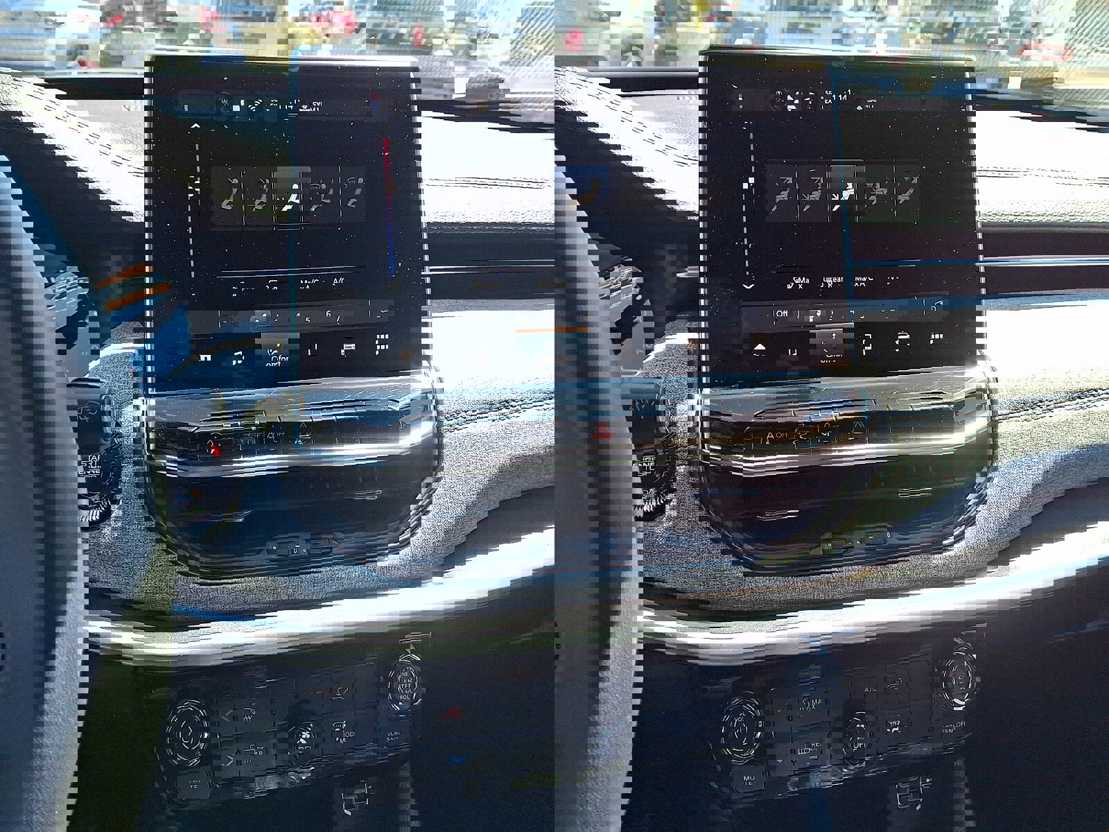 Used 2024 Jeep Compass Latitude image 15