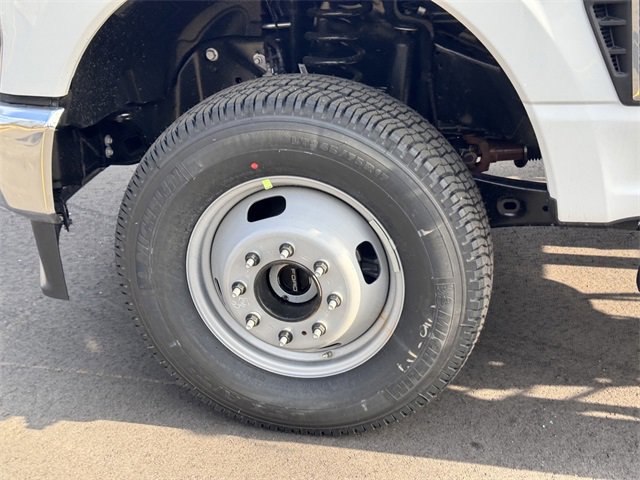 New 2025 Ford F350 XL w/ XL Chrome Package image 16