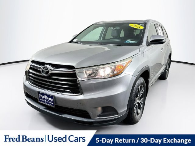 Used 2016 Toyota Highlander XLE AWD/4WD image 3