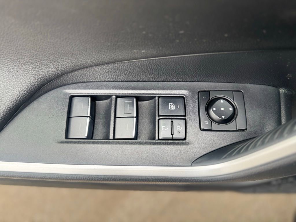 Used 2022 Toyota RAV4 Limited image 17