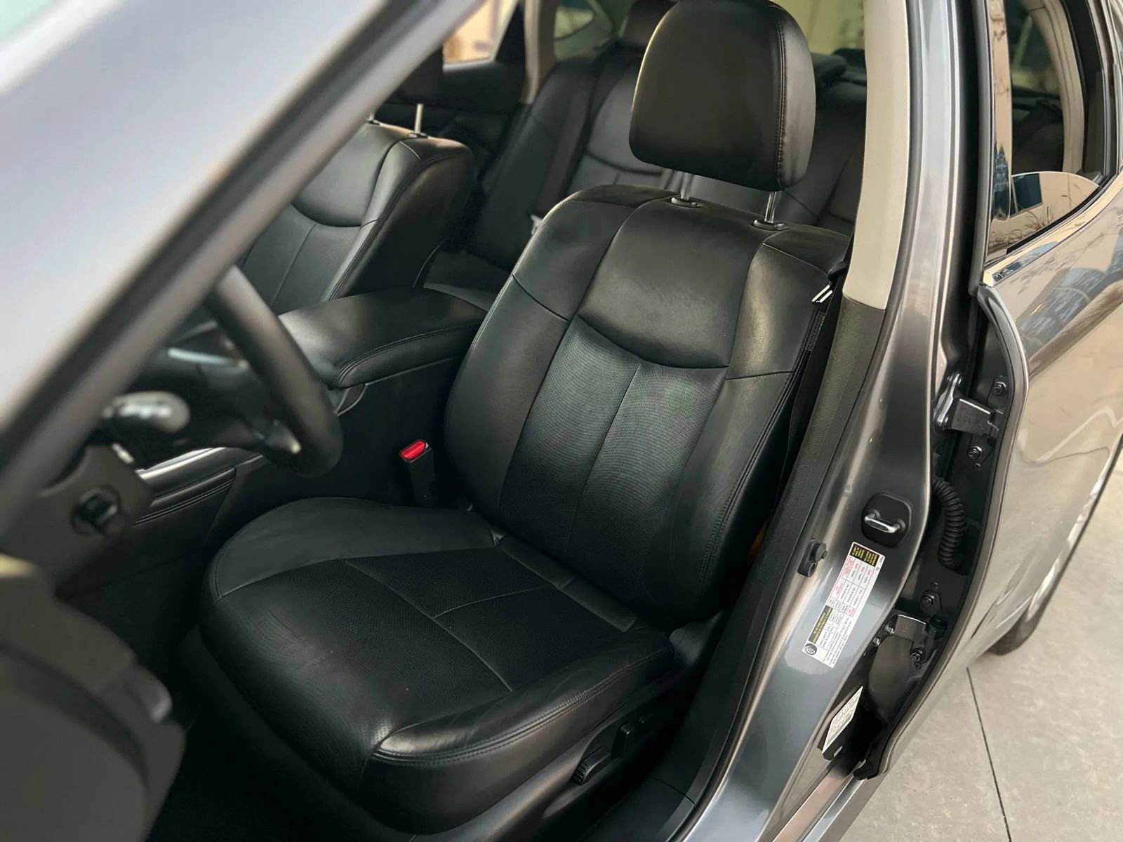 Used 2018 INFINITI Q70 Luxe image 20