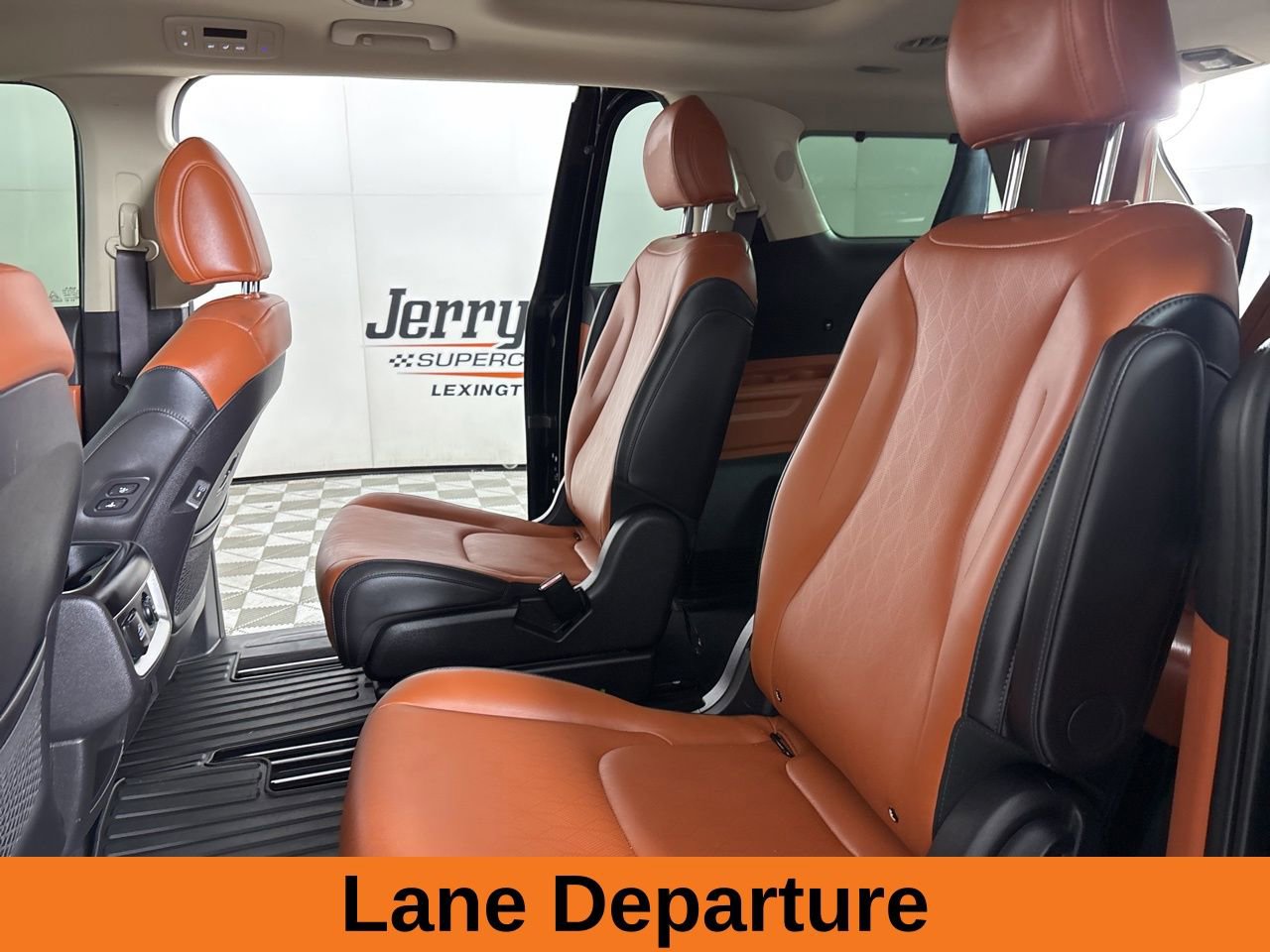 Used 2026 Kia Carnival SX w/ SX Dark Edition Package image 20