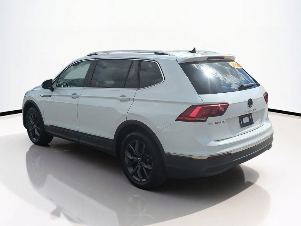 Used 2022 Volkswagen Tiguan SE w/ Panoramic Sunroof Package FWD image 7