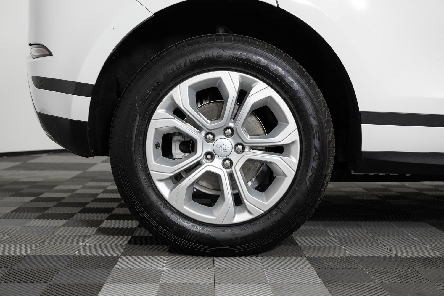 Used 2020 Land Rover Range Rover Evoque S image 38