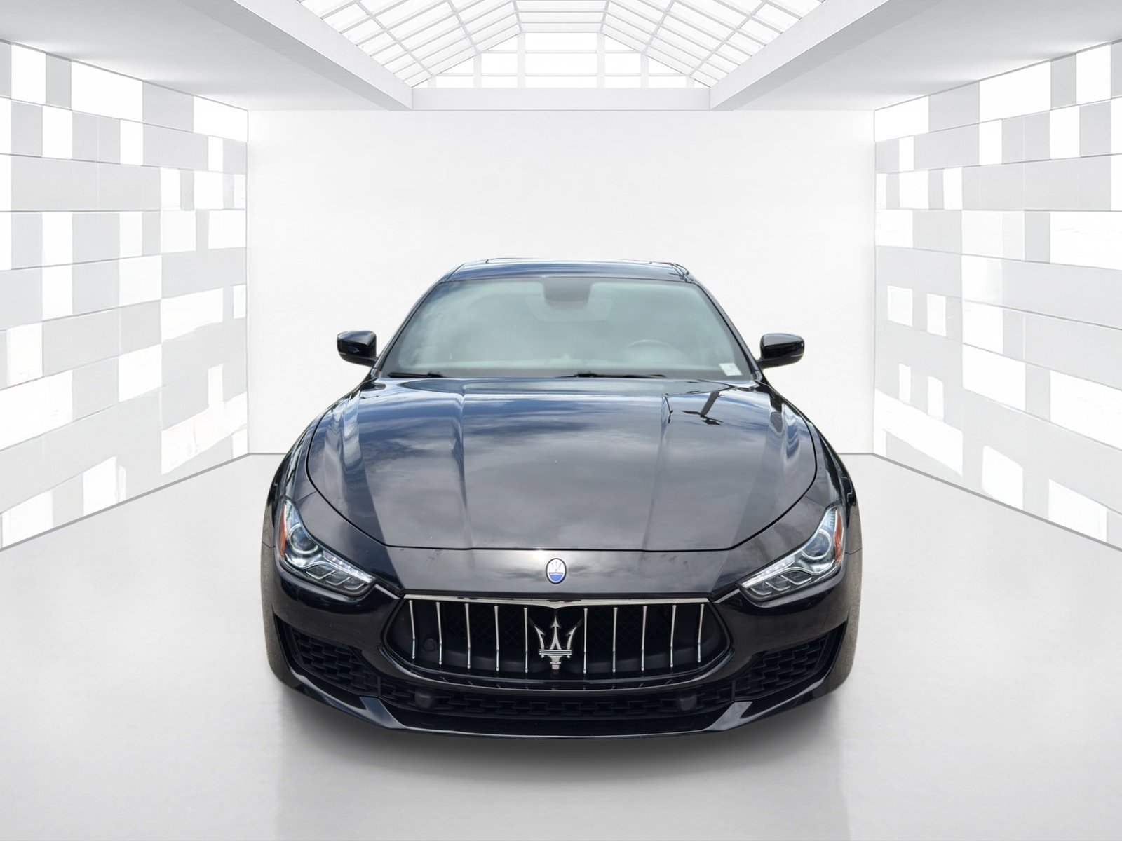 Used 2018 Maserati Ghibli RWD image 2