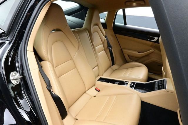 Certified 2018 Porsche Panamera image 17