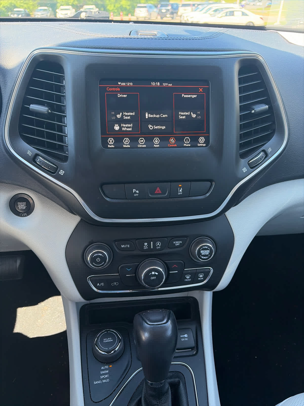 Used 2021 Jeep Cherokee Latitude Lux w/ Sun & Sound Group AWD/4WD image 12