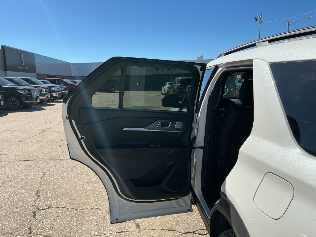 New 2027 Ford Explorer ST w/ Sun And Sound Package AWD/4WD image 21