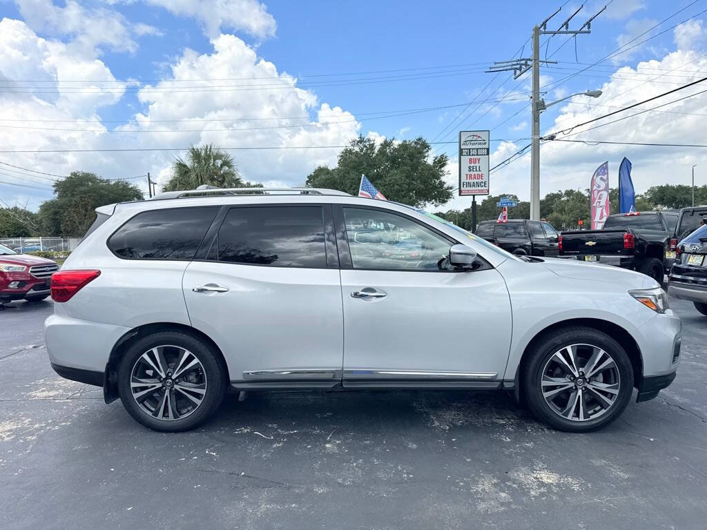 Used 2019 Nissan Pathfinder Platinum FWD image 3