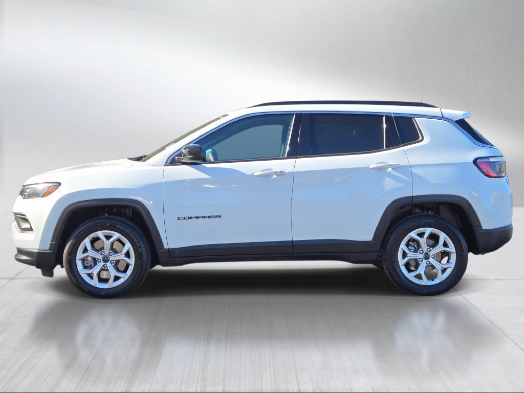 Used 2025 Jeep Compass Latitude AWD/4WD image 6