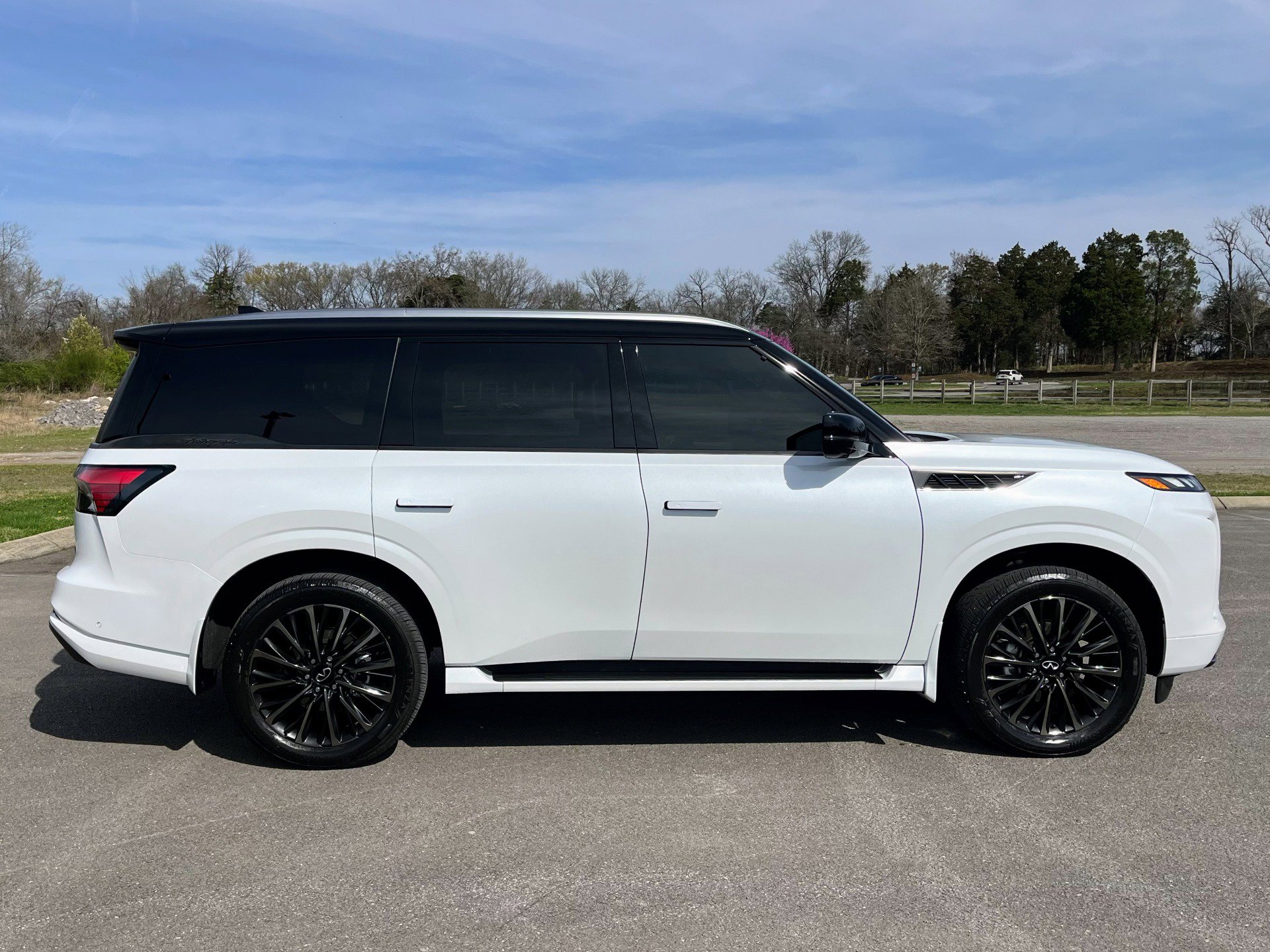 Used 2026 INFINITI QX80 Autograph w/ Premium Cargo Package image 7