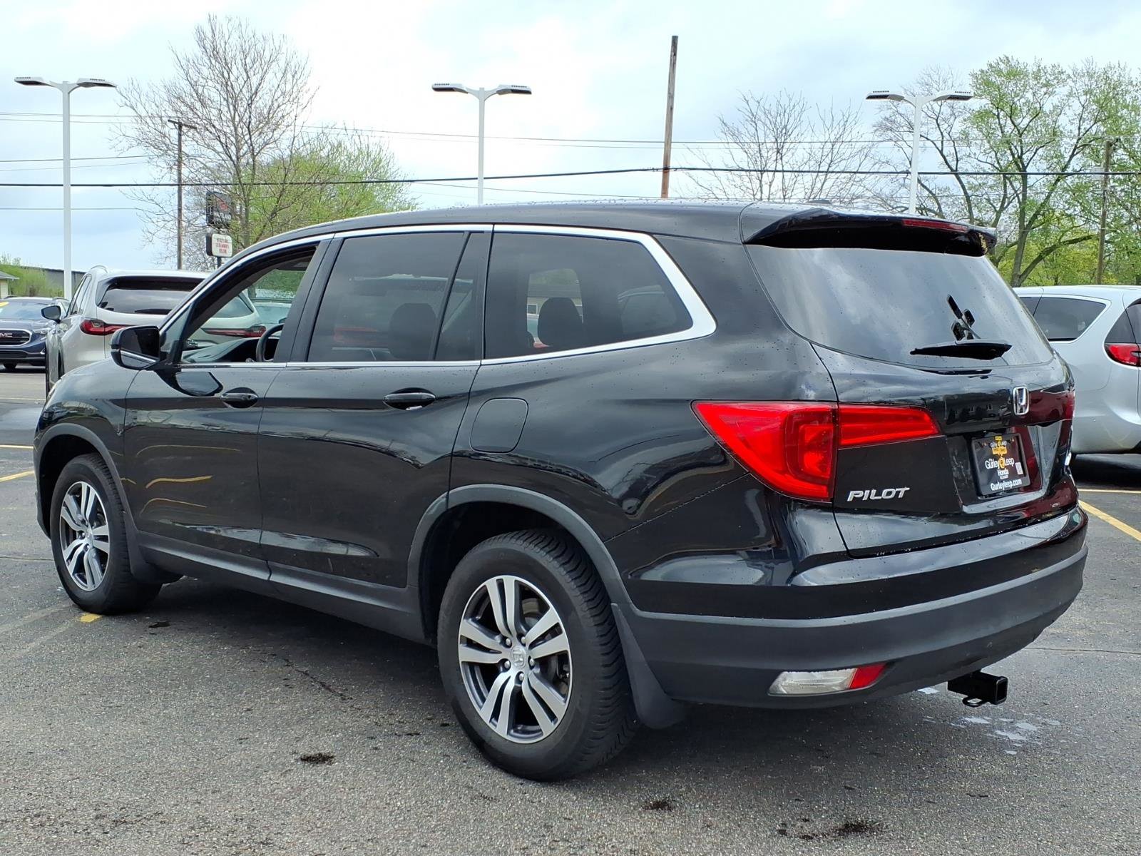 Used 2018 Honda Pilot EX image 11