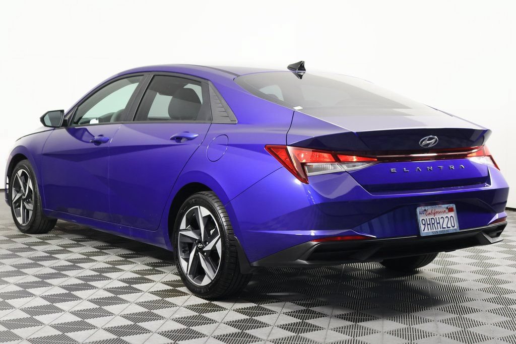Used 2023 Hyundai Elantra SEL w/ Convenience Package FWD image 6