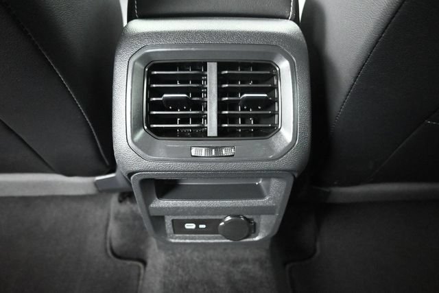 Used 2022 Volkswagen Tiguan SE FWD image 28
