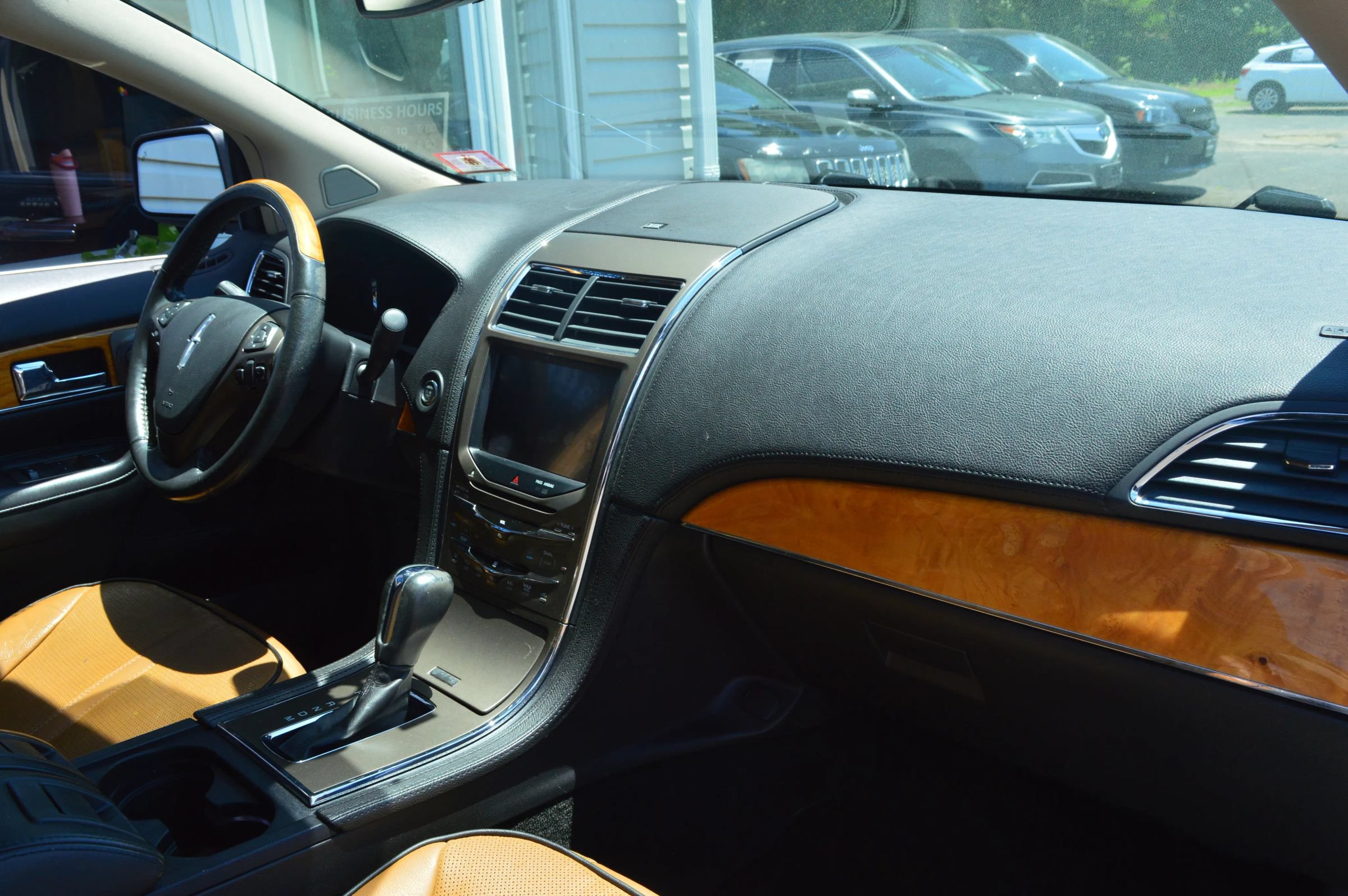 Used 2011 Lincoln MKX AWD w/ 102A Rapid Spec Order Code image 31