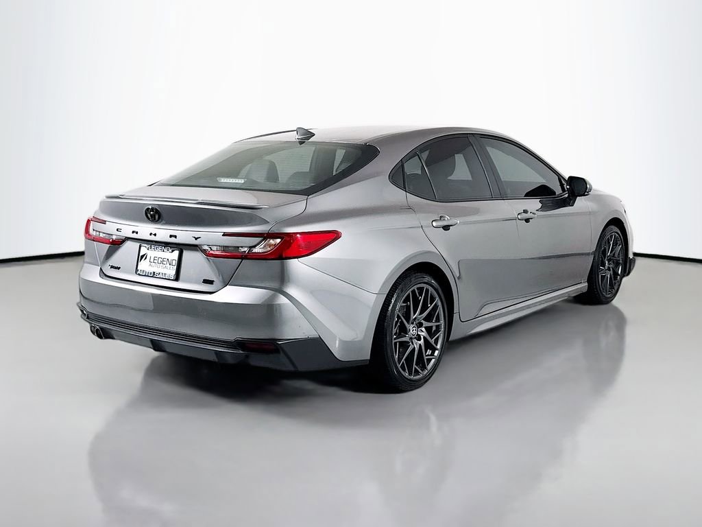 Used 2025 Toyota Camry SE FWD image 5
