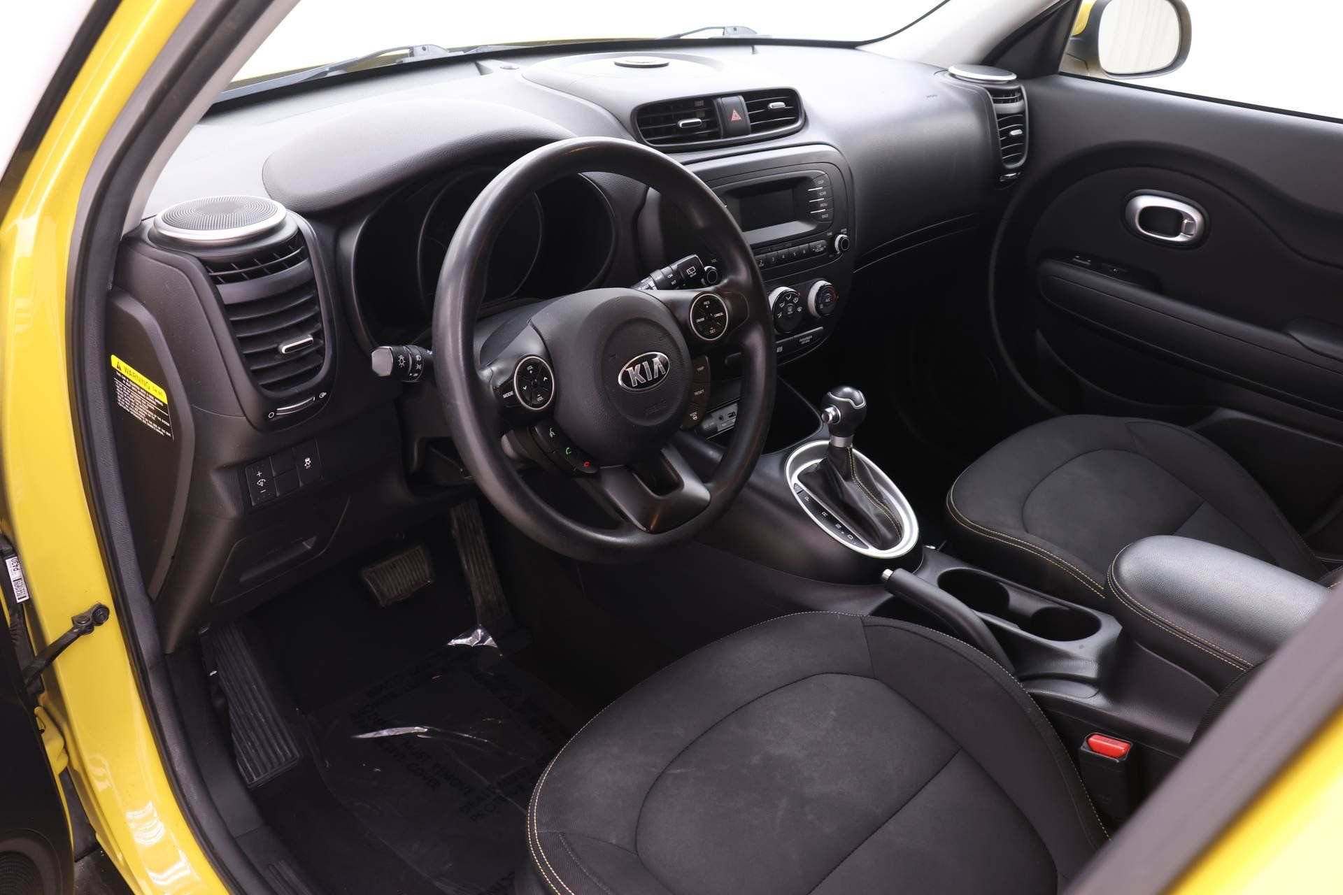 Used 2015 Kia Soul + image 3