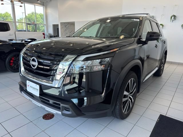 Used 2025 Nissan Pathfinder Platinum AWD/4WD image 38