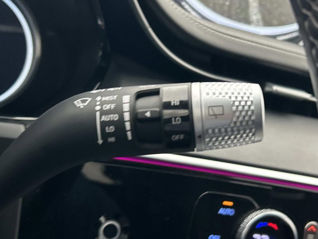 Used 2025 Genesis GV70 3.5T Sport w/ Sport Advanced Package image 39