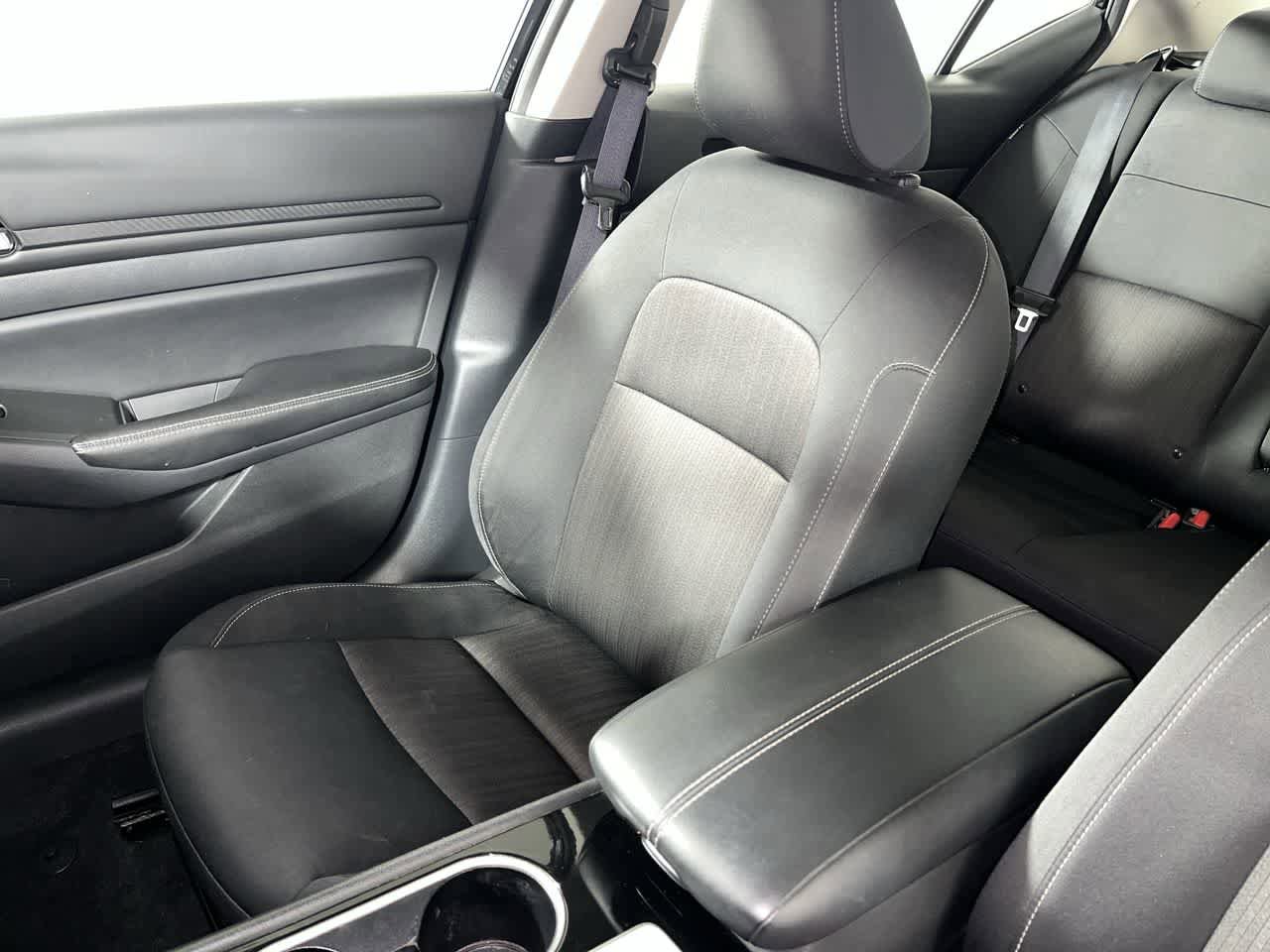 Used 2024 Nissan Altima 2.5 SV FWD image 25