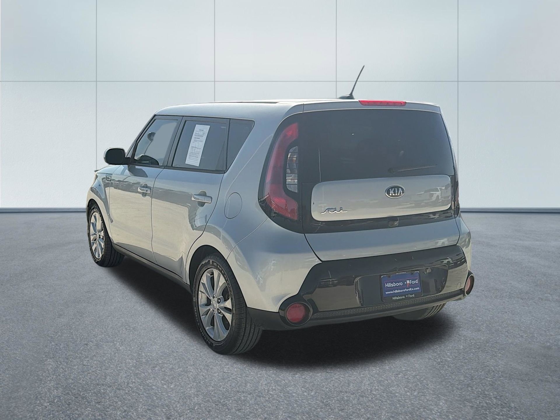 Used 2016 Kia Soul + image 8