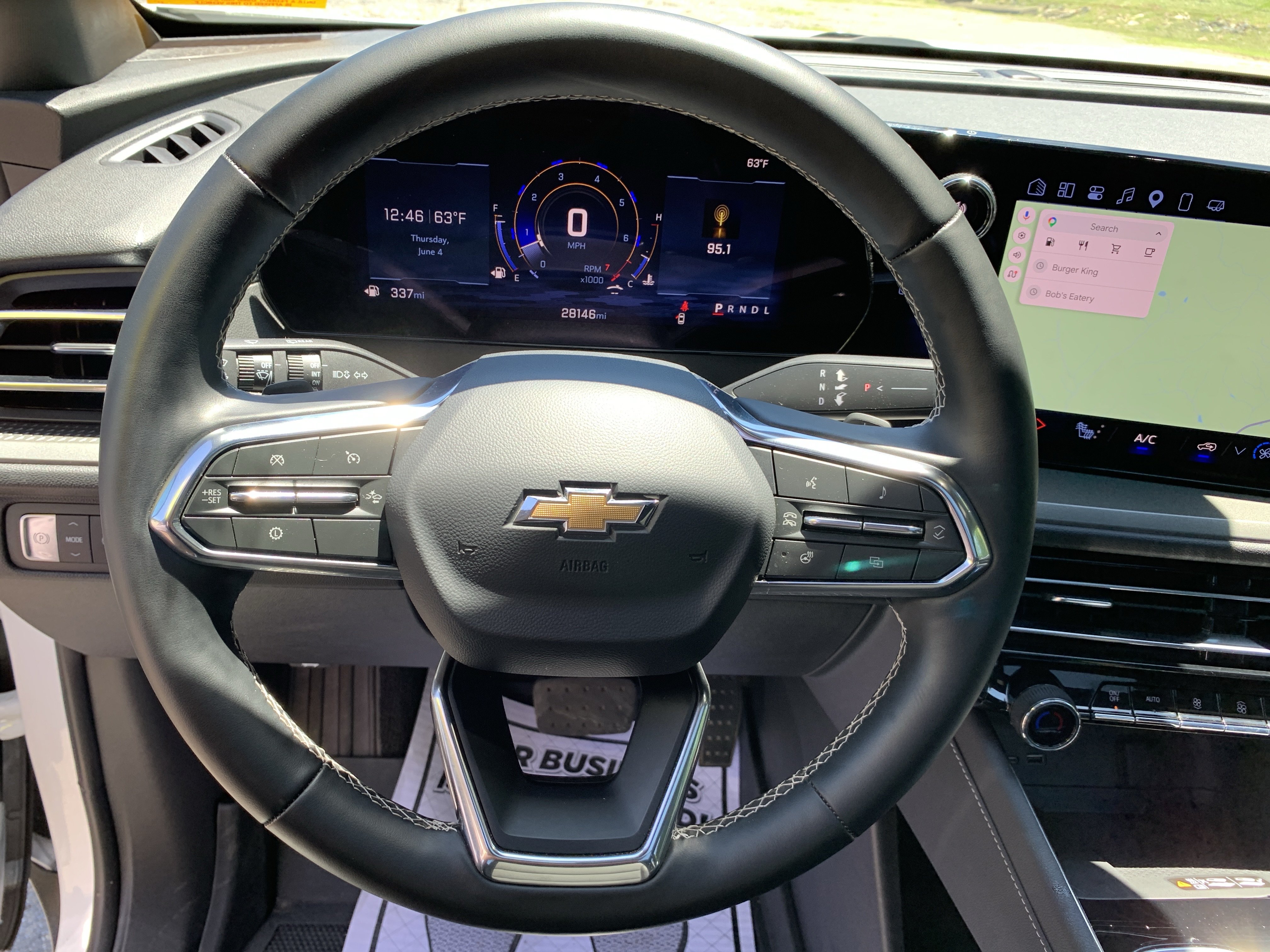 Used 2025 Chevrolet Traverse LT w/ Sun and Wheel Package FWD image 15