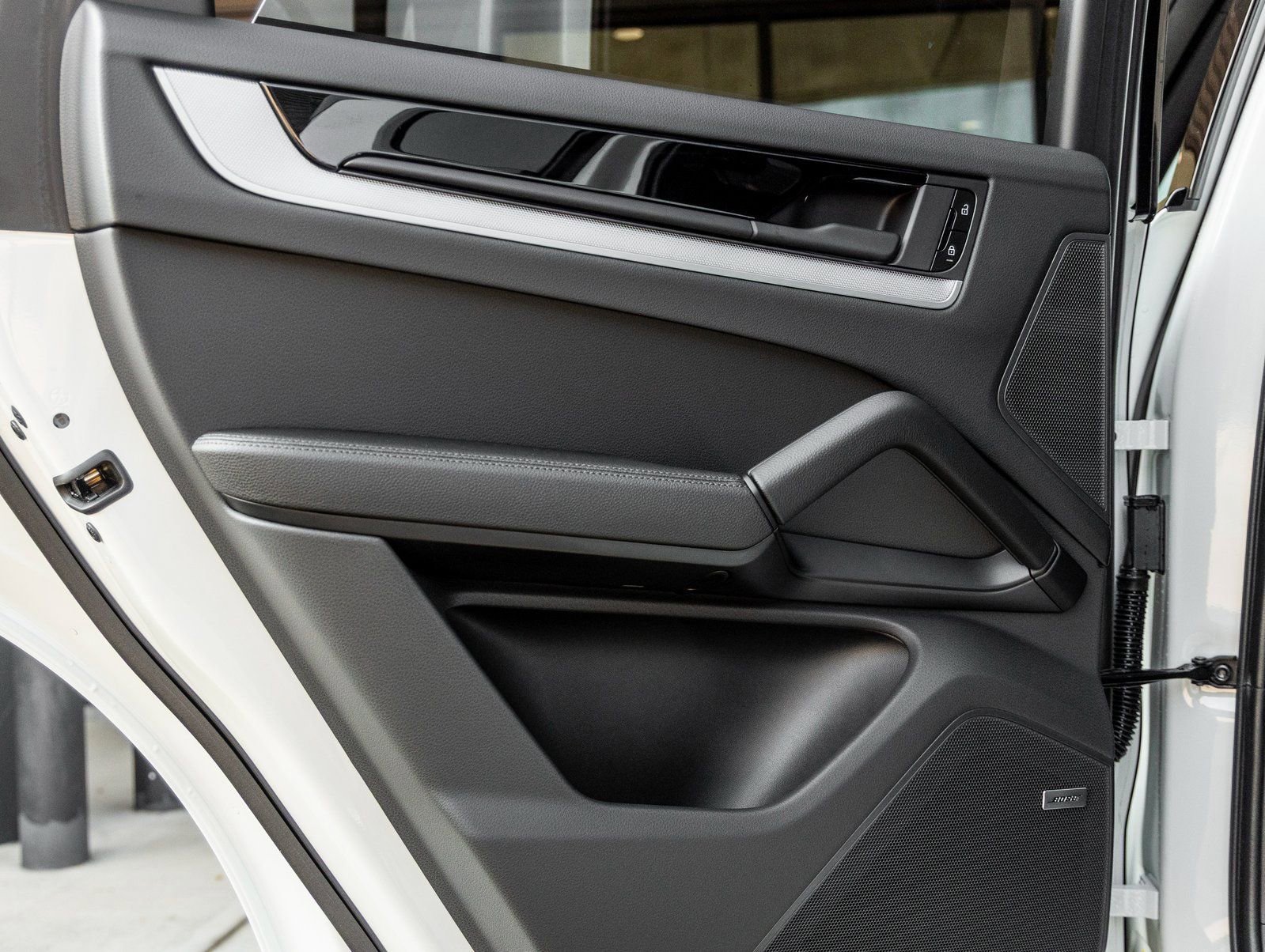 Certified 2025 Porsche Cayenne image 28