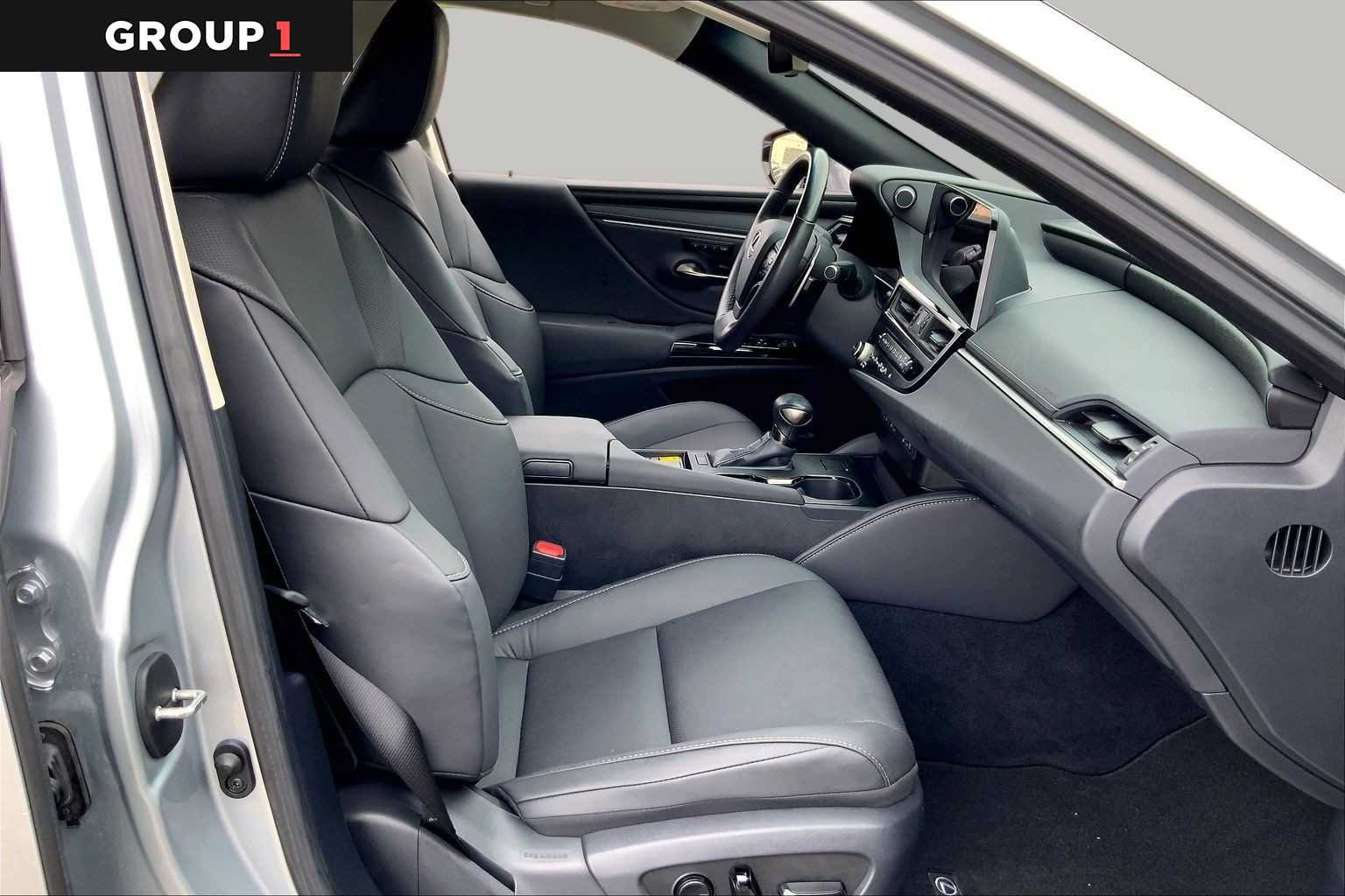 Used 2024 Lexus ES 350 w/ Premium Package FWD image 9