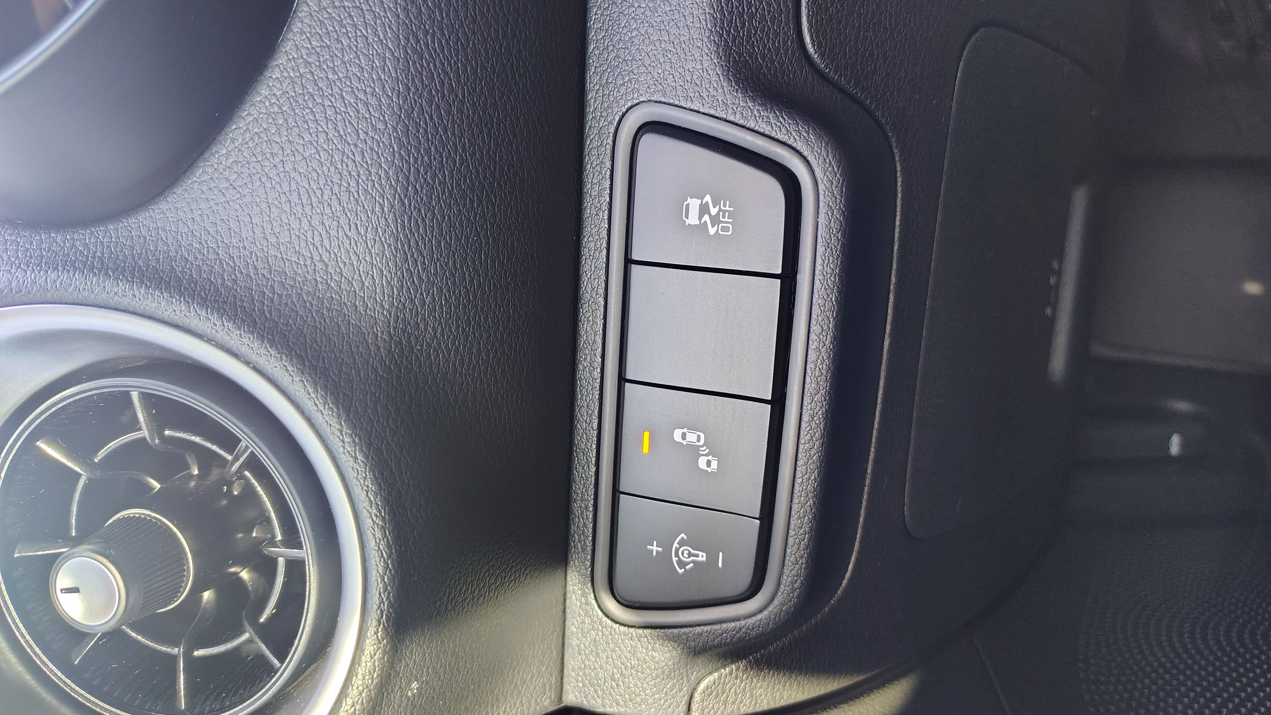 Used 2023 Kia Forte GT w/ GT2 Package FWD image 30