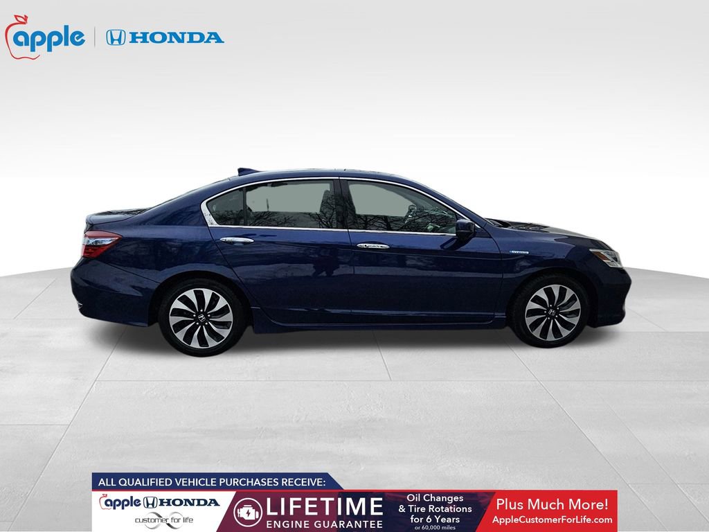 Used 2017 Honda Accord Touring image 5