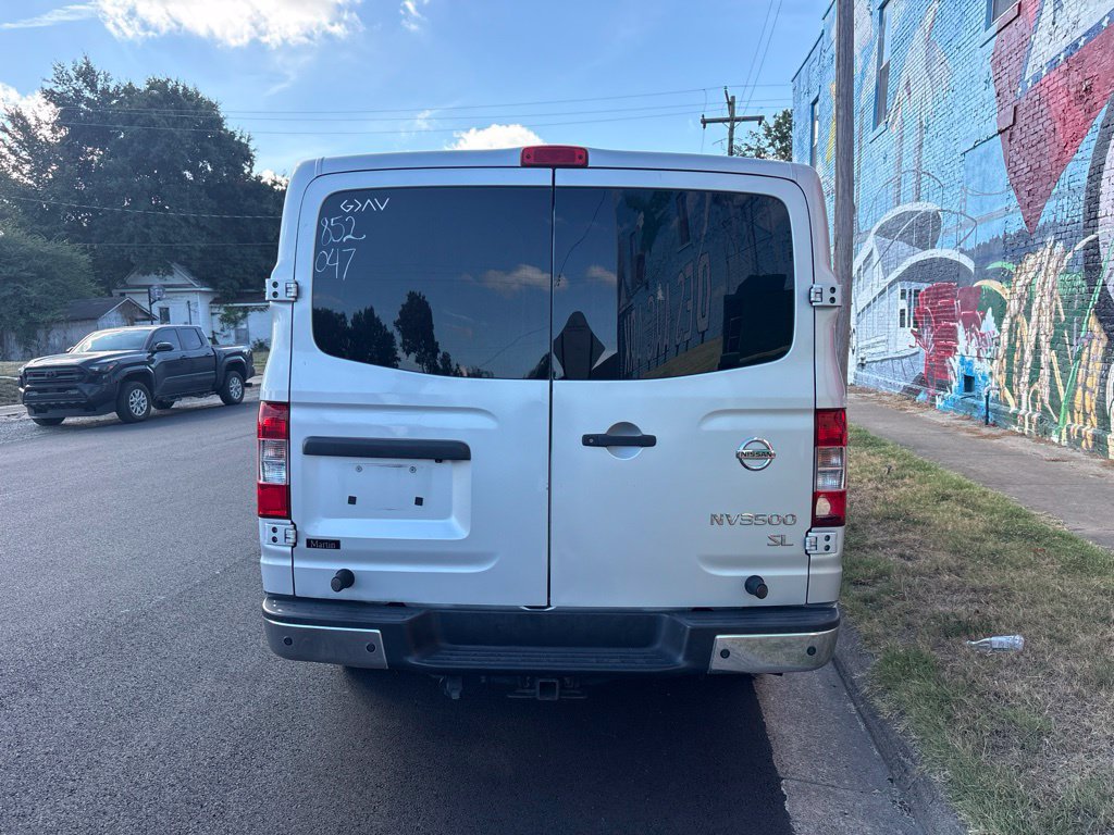 Used 2018 Nissan NV 3500 SL RWD image 5