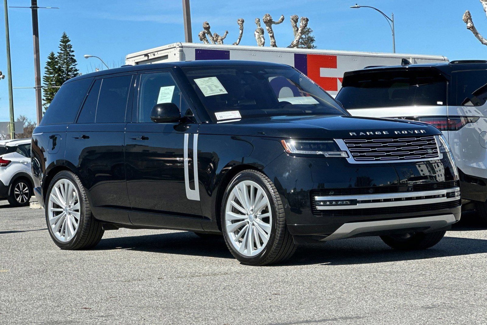 Certified 2023 Land Rover Range Rover First Edition AWD/4WD image 6