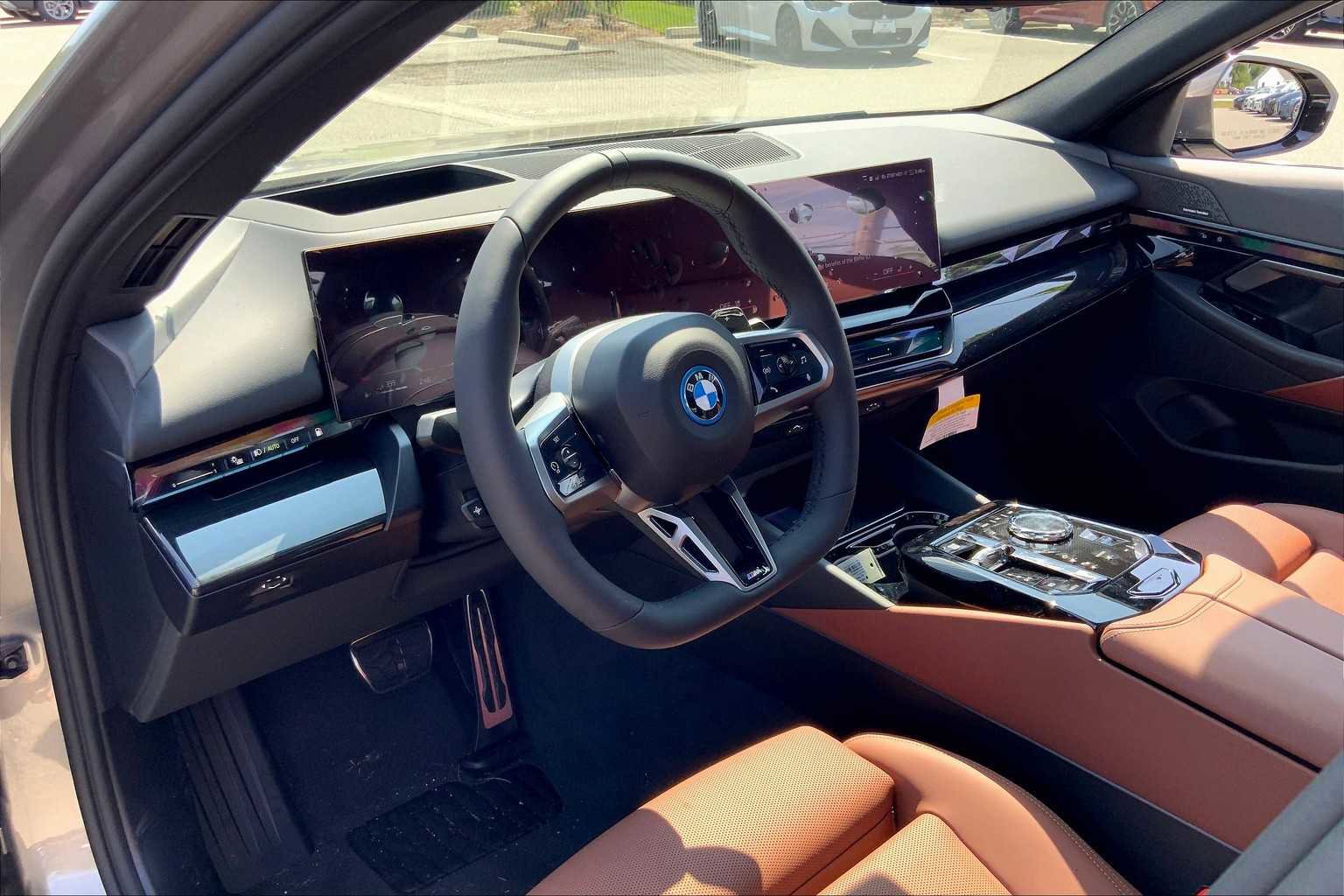 New 2026 BMW 550e xDrive w/ Executive Package image 8