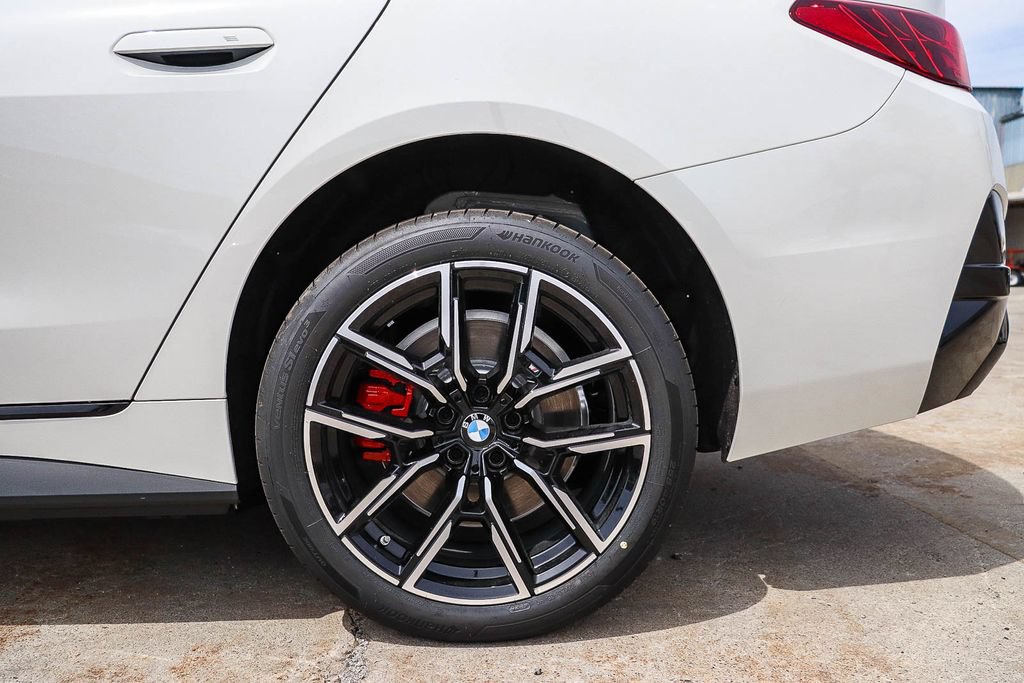 New 2026 BMW i4 eDrive40 w/ M Sport Package RWD image 11