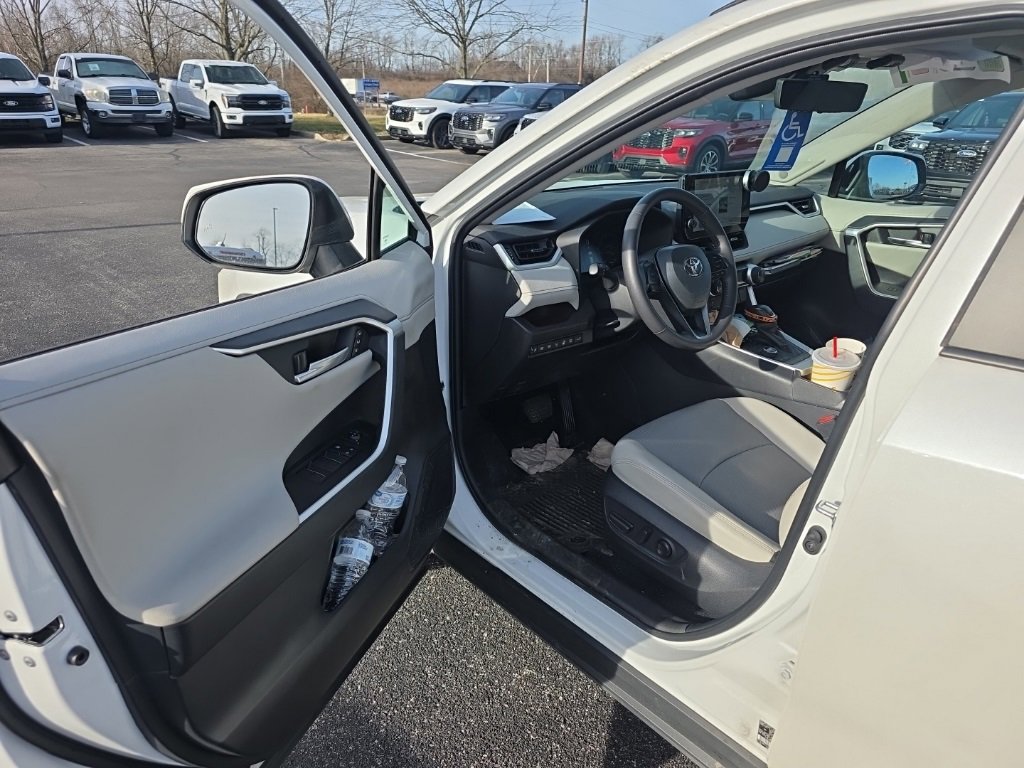 Used 2025 Toyota RAV4 Limited w/ Advanced Technology Package image 5