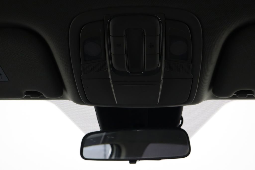 Used 2020 Hyundai Santa Fe SE image 24