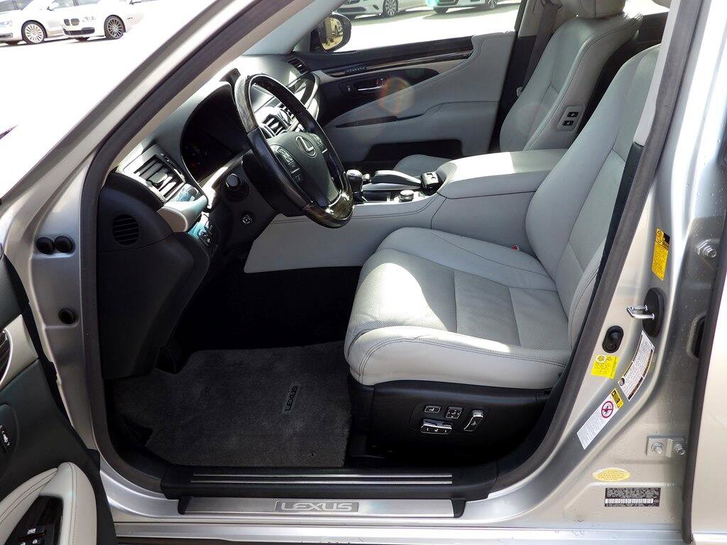 Used 2014 Lexus LS 460 Luxury w/ Comfort Package image 12