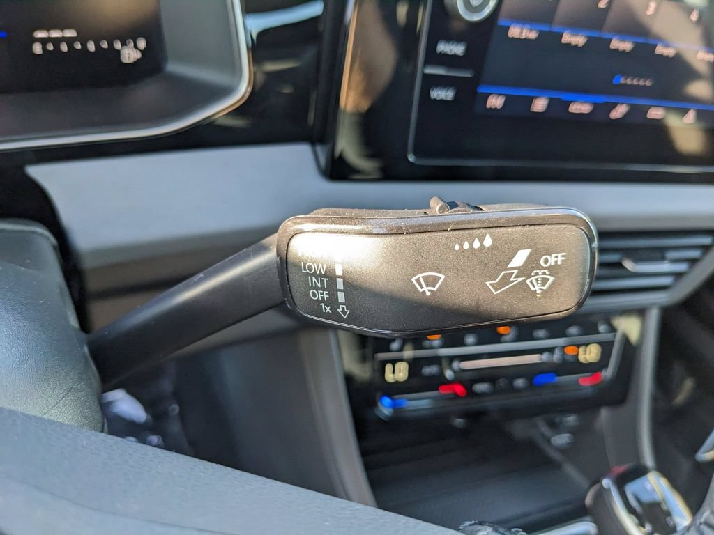 New 2026 Volkswagen Jetta SE FWD image 28