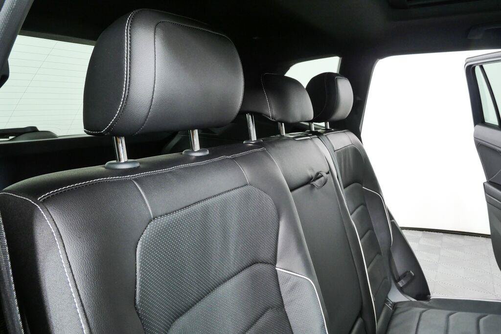 Used 2024 Volkswagen Tiguan SEL R-Line AWD/4WD image 23