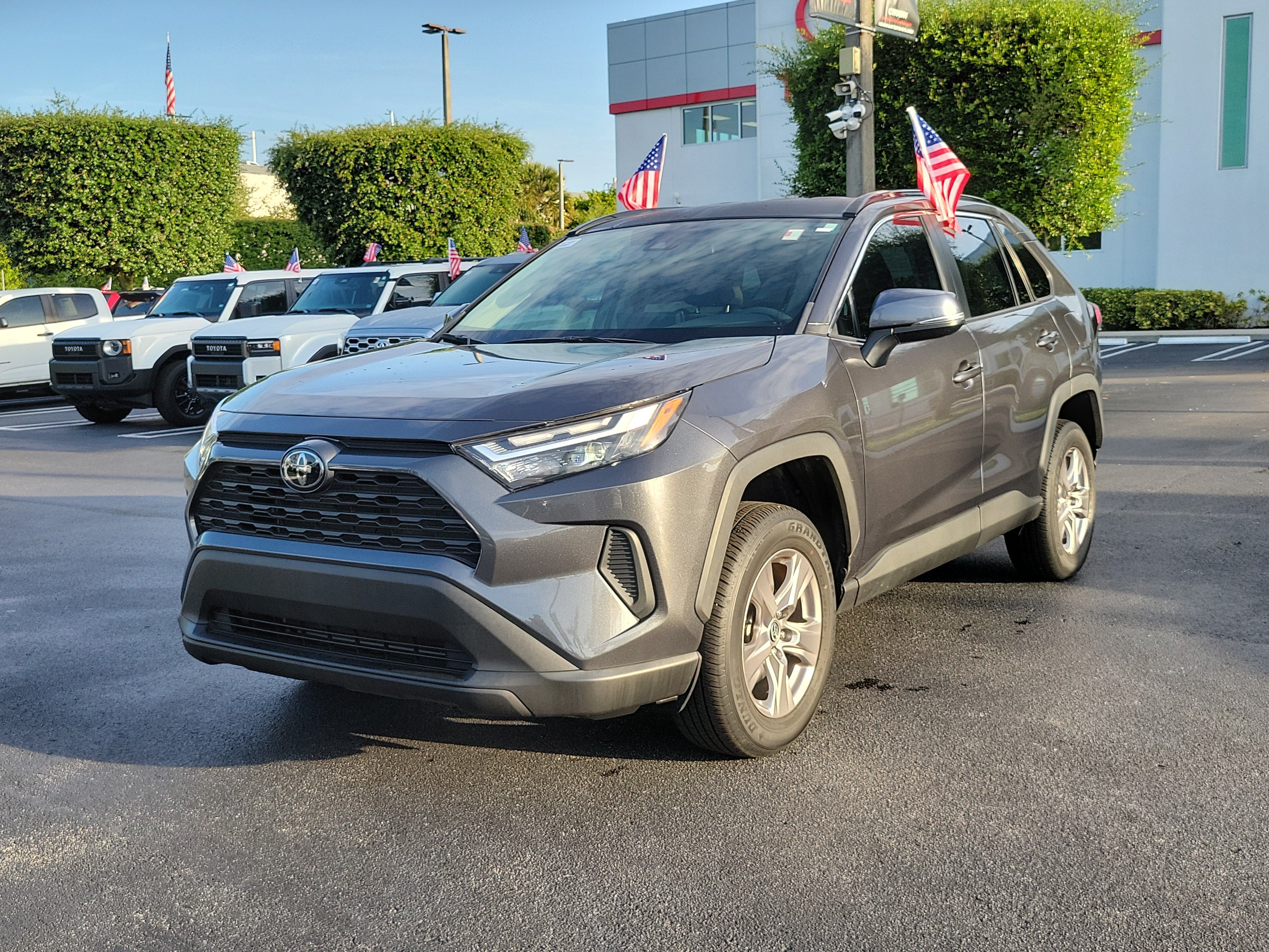 Used 2023 Toyota RAV4 XLE FWD image 5