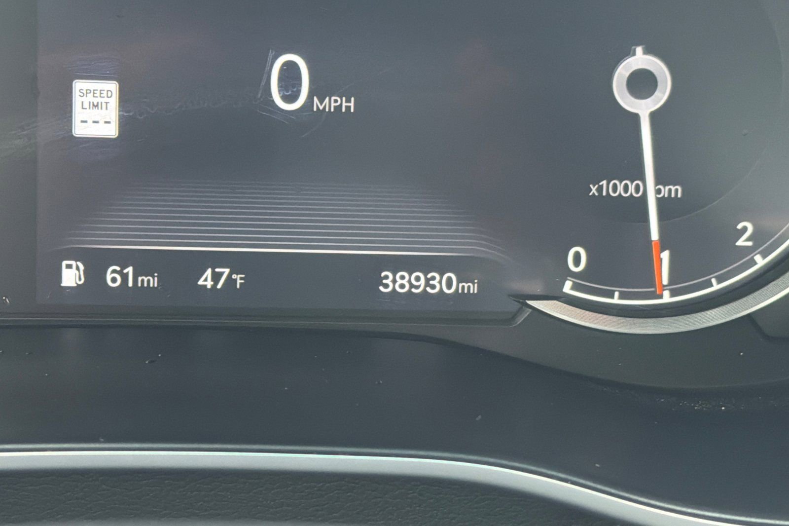 Used 2025 Genesis G70 2.5T image 21